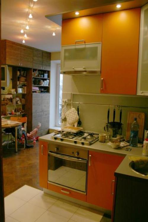 Кухня в узком коридоре. Как правильно перенести кухню в прихожую?