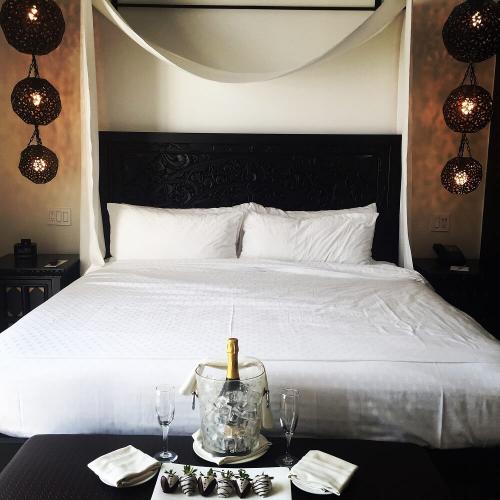 Спальня в черных тонах 06