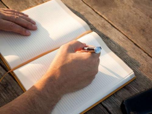 Тв стенка в современном интерьере гостиной. На что обратить внимание при выборе