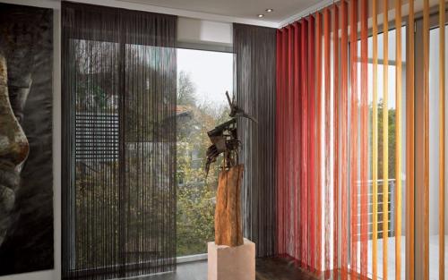 Шторы в светлую гостиную. Выбирать занавески следует, исходя из общей стилизации помещения 19 Шторы в светлую гостиную. Выбирать занавески следует, исходя из общей стилизации помещения 19