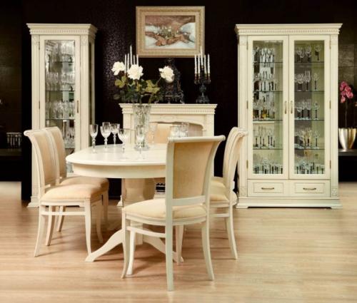 На кухне на столе. Материалы для кухонного стола