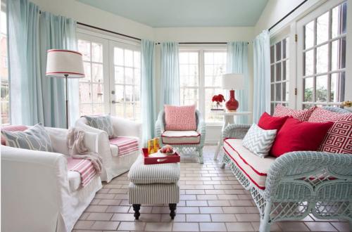 Шторы в светлую гостиную. Выбирать занавески следует, исходя из общей стилизации помещения 17 Шторы в светлую гостиную. Выбирать занавески следует, исходя из общей стилизации помещения 17