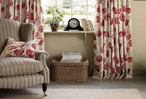 Шторы в светлую гостиную. Выбирать занавески следует, исходя из общей стилизации помещения 34 Шторы в светлую гостиную. Выбирать занавески следует, исходя из общей стилизации помещения 34