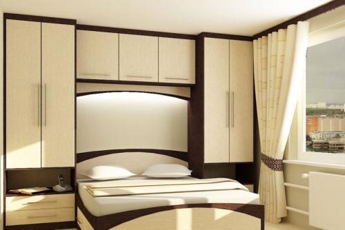 Шкафы в спальню современные. Виды моделей