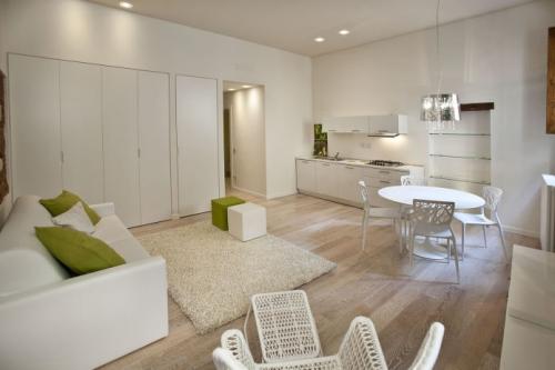 Кухня-гостиная в белом цвете: особенности, фото 07