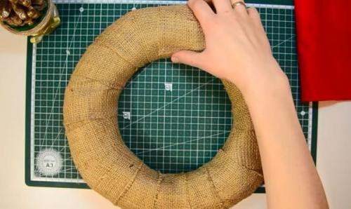 Украшения на Новый год 2019 своими руками. Новогодний венок