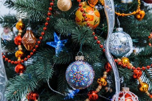 Как украсить квартиру к Новому году. 20 способов дёшево и сердито украсить квартиру или дом к Новому году 13