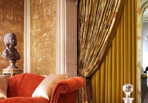 Шторы на двери и дверные проемы. Как выбрать декоративные шторы в дверной проем? 27