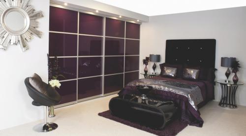 Стильный шкаф в спальню. Что такое встроенный шкаф-купе и какие у него достоинства