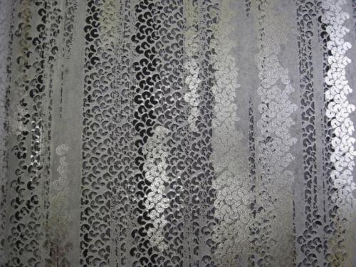 Металлизированные обои. Преимущества использования