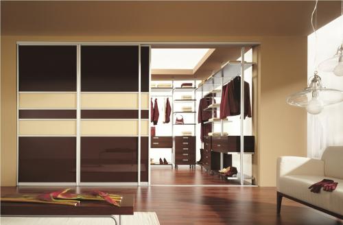 Шкаф в спальню варианты. Особенности конструкции встроенного шкафа-купе в спальне