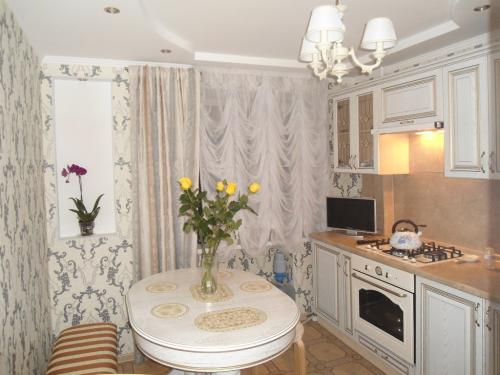 Дизайн занавесок на кухню. Какие шторы можно выбрать для кухни