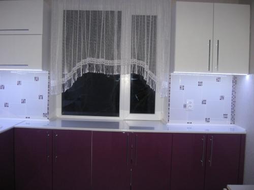 Дизайн занавесок на кухню. Какие шторы можно выбрать для кухни