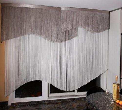 Как красиво повесить кисею на кухне. Варианты использования нитяных занавесок