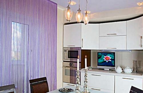 Как красиво повесить кисею на кухне. Варианты использования нитяных занавесок