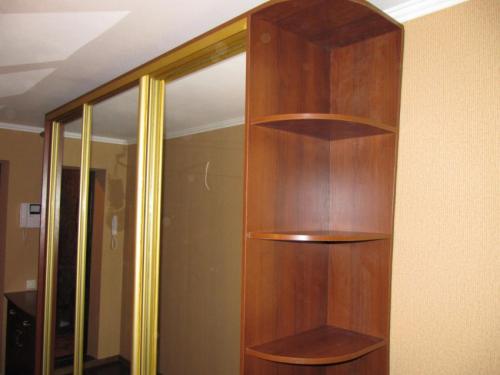 Стильные шкафы в прихожую. Шкаф в прихожую – преимущества использования и экономия пространства. 95 фото дизайнерских хитростей