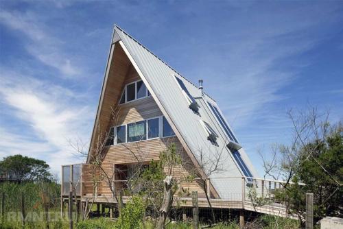 Шалаш своими руками дома. Дом-шалаш или дом-палатка: примеры, особенности проекта