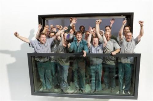 Балкон из окна. Невероятное окно-балкон трансформер bloomframe