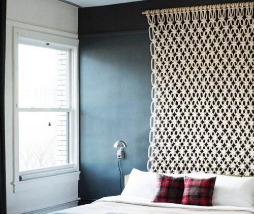 Как украсить кровать. Как украсить стену на месте изголовья