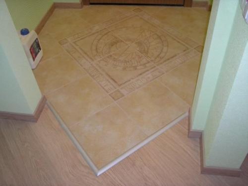 Коврик в прихожую на Ламинат. Ошибка: Стыковать Плитку и Ламинат в прихожей