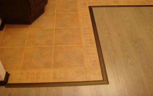 Коврик в прихожую на Ламинат. Ошибка: Стыковать Плитку и Ламинат в прихожей