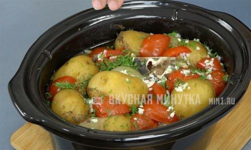 Медленноварка рецепты. Мясо с картофелем в медленноварке