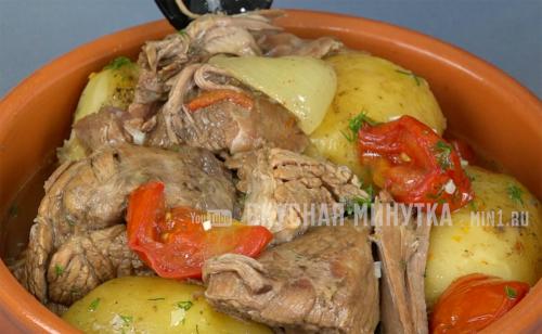 Медленноварка рецепты. Мясо с картофелем в медленноварке