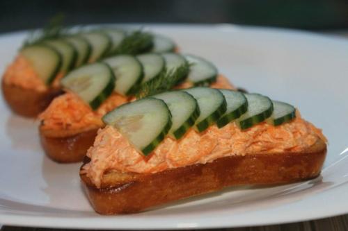 Сервировка стола на Новый год 2020. 3 блюда, которые должны быть обязательно на Новогоднем столе 2020