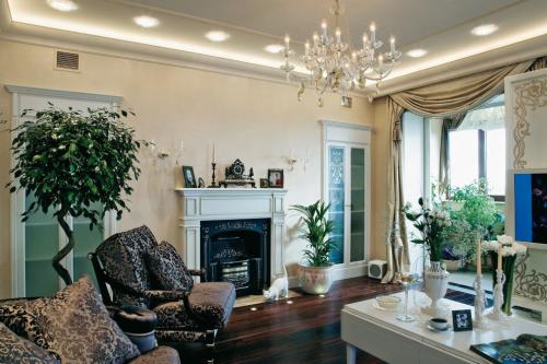 Зал в частном доме. Стиль комнаты