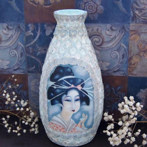 Ваза из стеклянной бутылки декупаж. Декупаж вазы — мастер-класс украшения и варианты создания стильной вазы своими руками (85 фото)