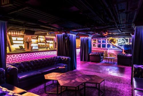 Красивый дизайн зала в частном доме. Гостиная в частном доме – интересные идеи дизайна и оформления гостевой комнаты (125 фото)