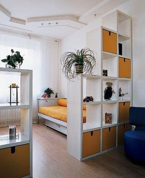 Как сделать мобильную перегородку. Гостиная