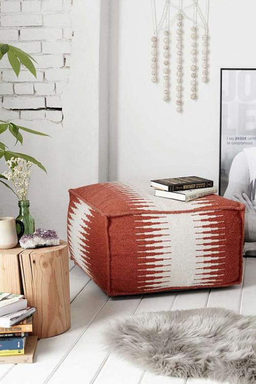 Идеи прикроватных тумбочек. Дизайнерские хитрости: разные прикроватные тумбочки в спальне 10