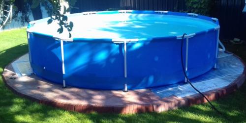 Бассейн во дворе частного дома своими руками. Современные бассейны во дворе дома – отличное место для семейного отдыха 06