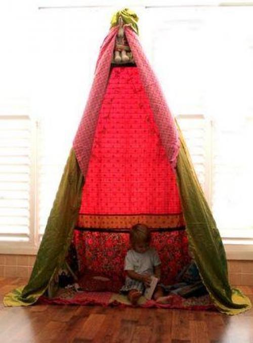 Как сделать Шалаш детям.  Шалаш вигвам в детской и на улице 22