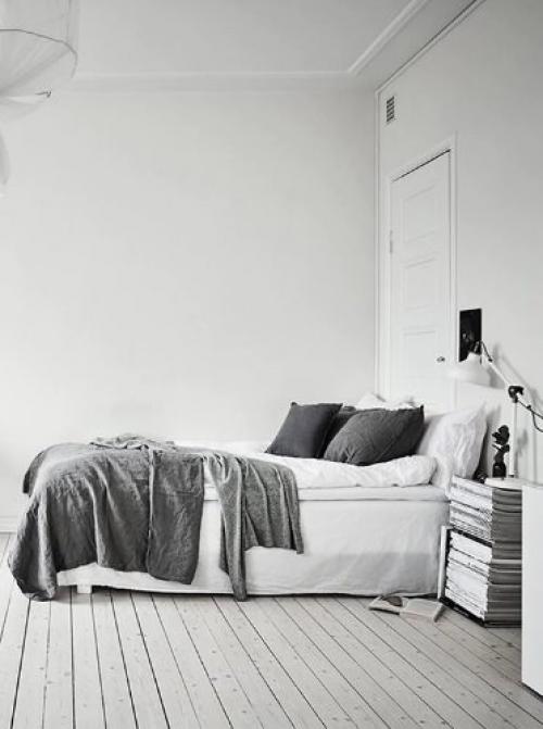 Вместо прикроватных тумбочек. 9 альтернативных прикроватных тумбочек для небольших спален.