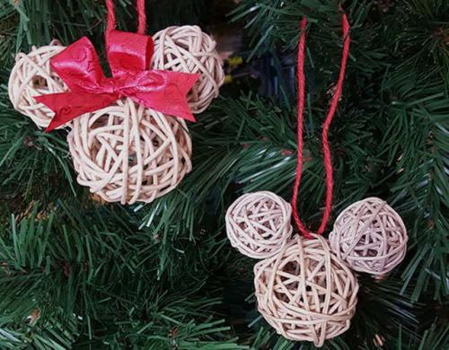 Новогодние игрушки на елку из ткани своими руками. Новогодняя игрушка Микки Маус к году 2020 своими руками