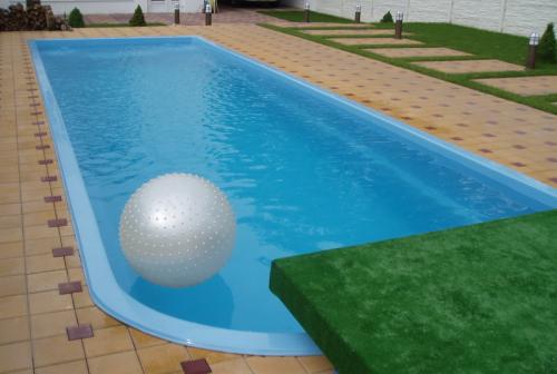 Бассейн для частного дома. Как сделать бассейн в частном доме или на даче своими руками из подручных материалов (100 фото)