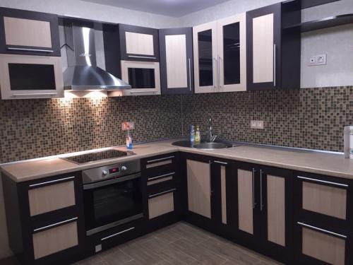 Интерьер кухни 10 м2. Угловая планировка кухни площадью 10 кв. м