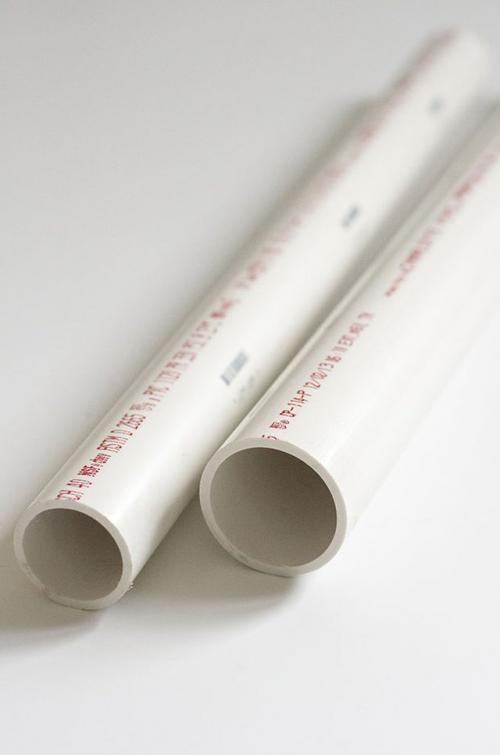 Напольная ваза своими руками из трубы. Вазы из пластиковых труб: напольная и маленькая