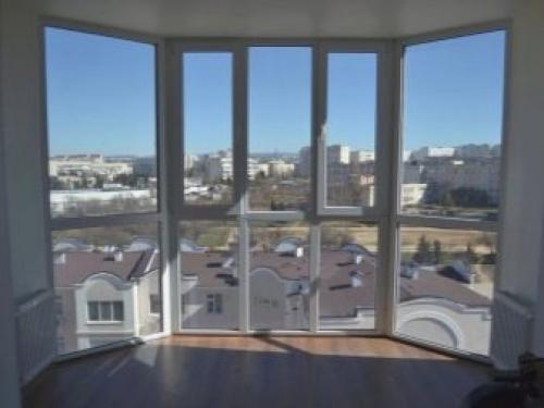 Интерьер с большими окнами. ПАНОРАМНЫЕ ОКНА В ЧАСТНОМ ДОМЕ: СОВЕТЫ ПО ВЫБОРУ РАЗДВИЖНЫХ КОНСТРУКЦИЙ 08