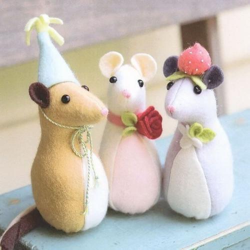 Игрушки на елку из ткани своими руками. Новогодняя игрушка Микки Маус к году 2020 своими руками 36