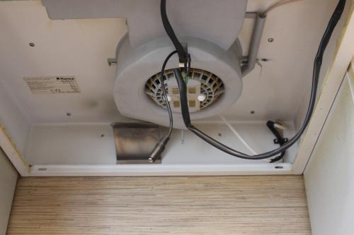 Светодиодная лента в холодильник. Выбросил светодиодную лампу. Заменил на диодную ленту. Чего и вам желаю