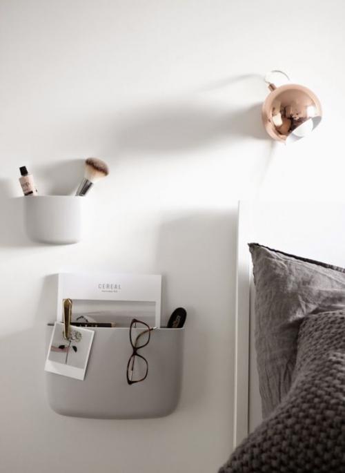 Идеи прикроватных тумбочек. Дизайнерские хитрости: разные прикроватные тумбочки в спальне 08