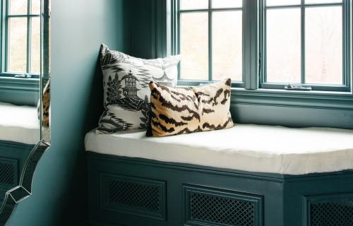 Чем застелить подоконник. Как обновить подоконник, потерявший вид