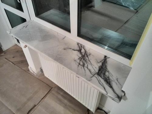 Варианты отделки подоконника. Из чего сделать красивый и практичный подоконник