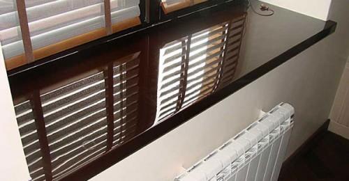 Чем замазать деревянный подоконник. Самостоятельный ремонт подоконника