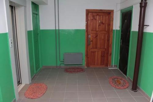 Коврик под дверь. Мнение противников