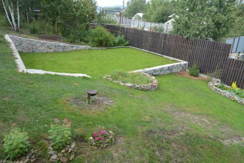 Горы и дом. Дом на склоне горы. Где строить, внизу или вверху