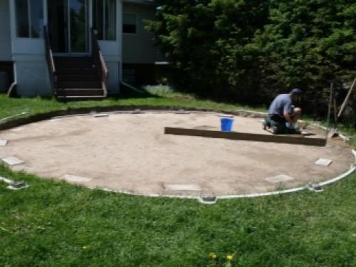 Бассейн во дворе частного дома своими руками. Современные бассейны во дворе дома – отличное место для семейного отдыха 05